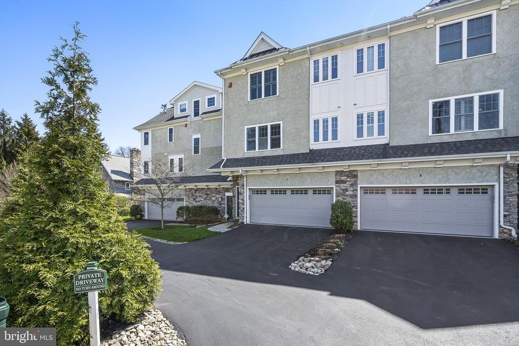Woodside Rd, Ardmore, PA 19003