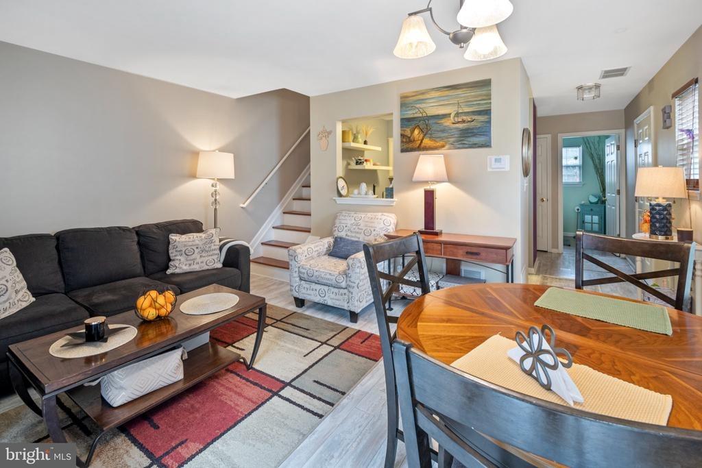 Fountayne Ln, Lawrence Township, NJ 08648