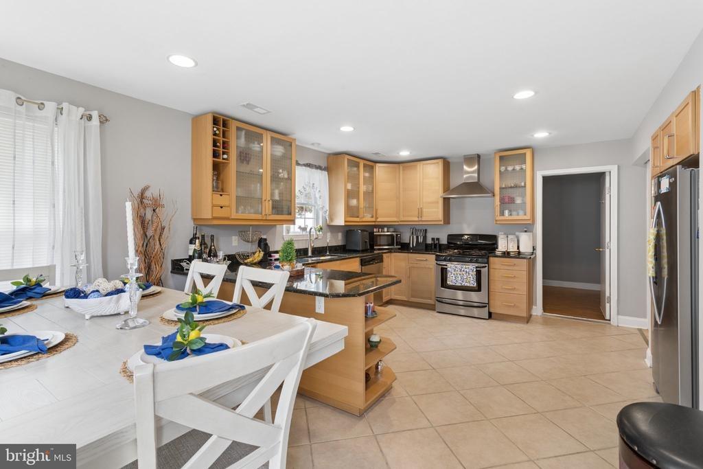 Manor Rd, Beverly, NJ 08010