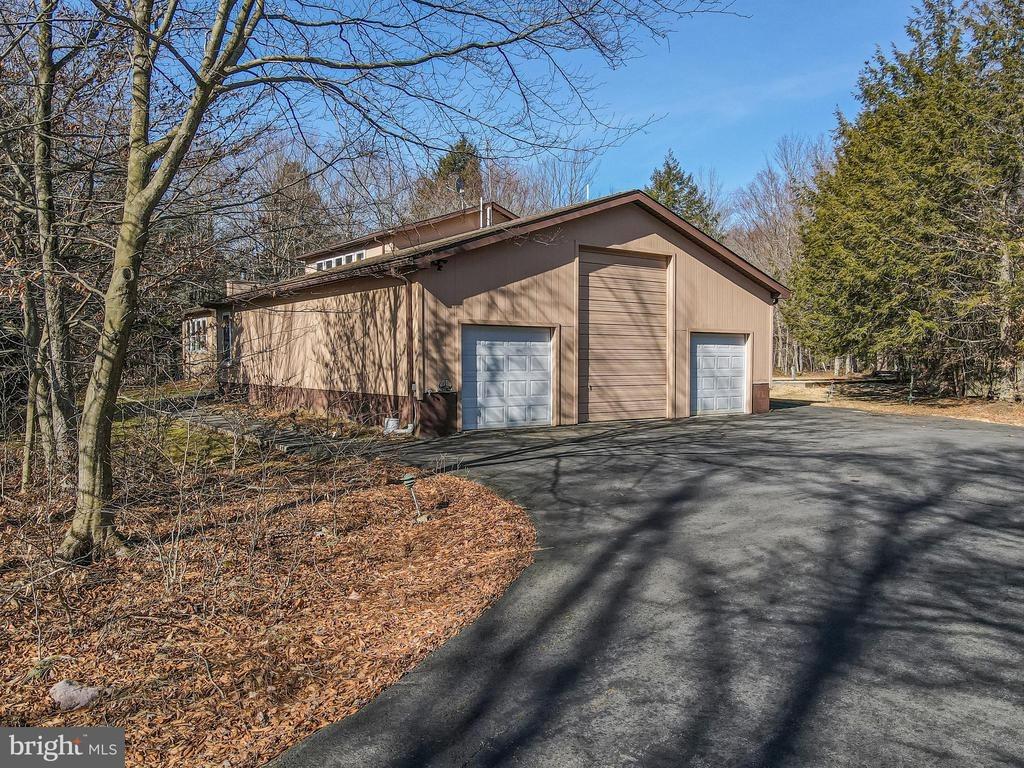 Rd, Gouldsboro, PA 18424