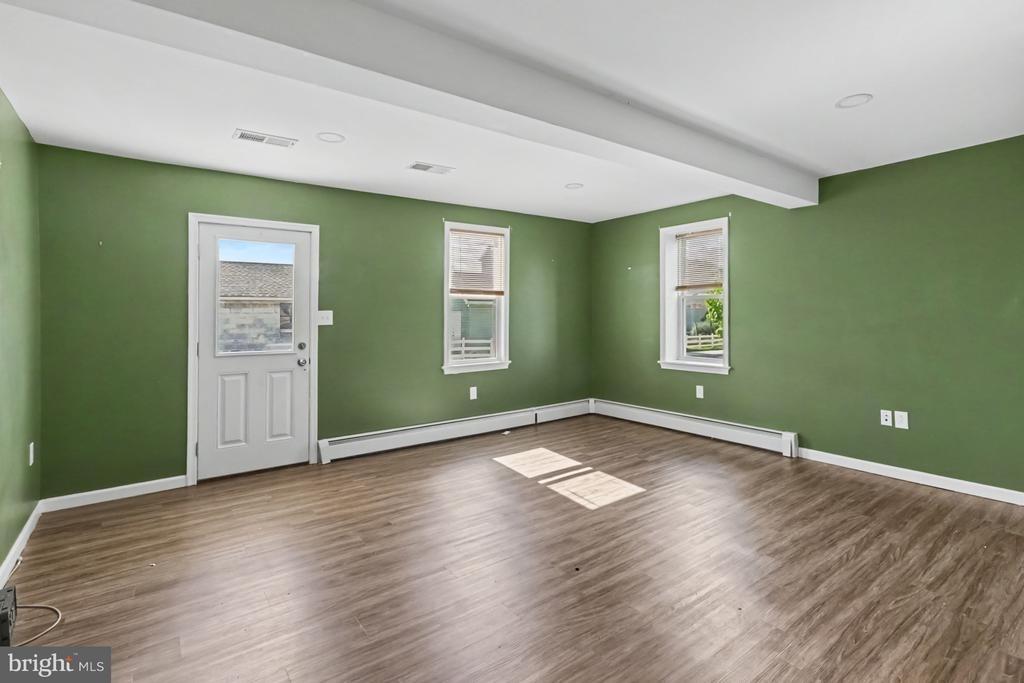 E Madison St, Greencastle, PA 17225