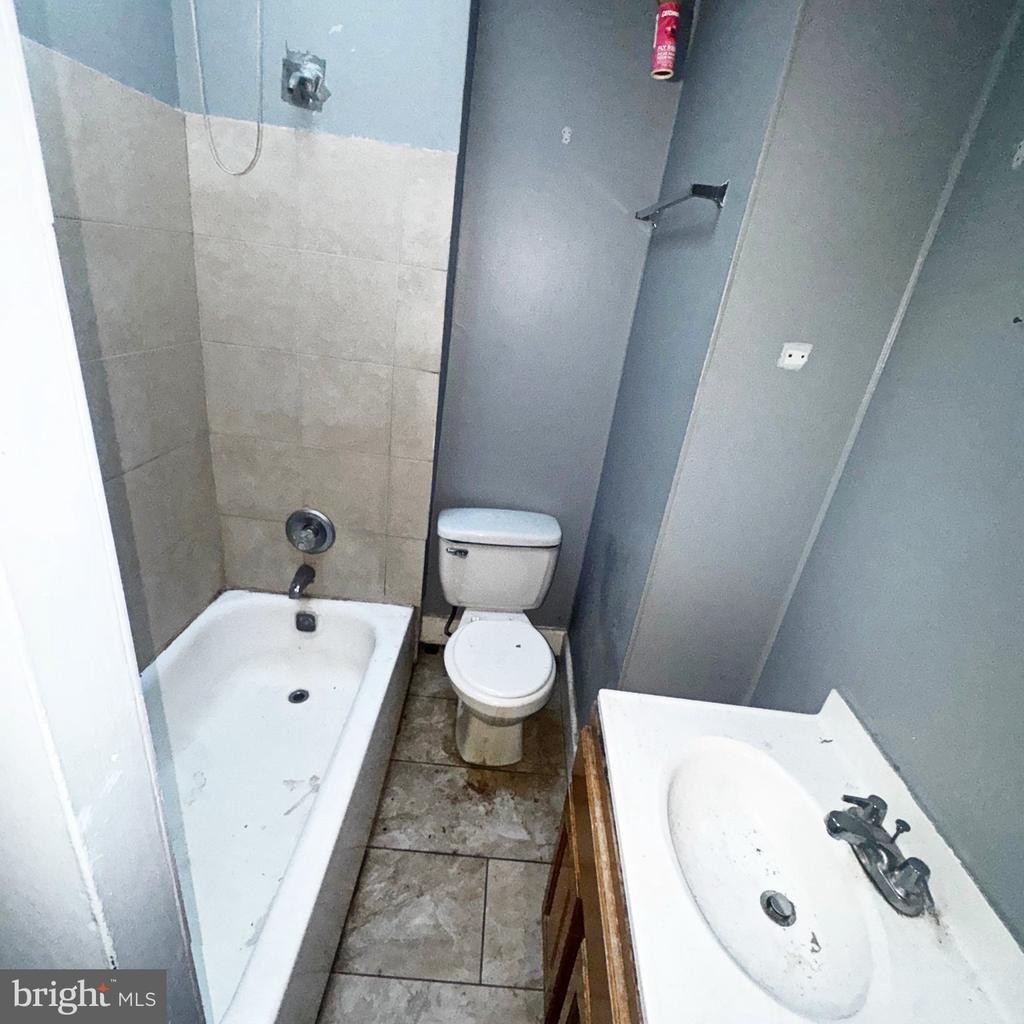 Mcelderry St, Baltimore, MD 21205