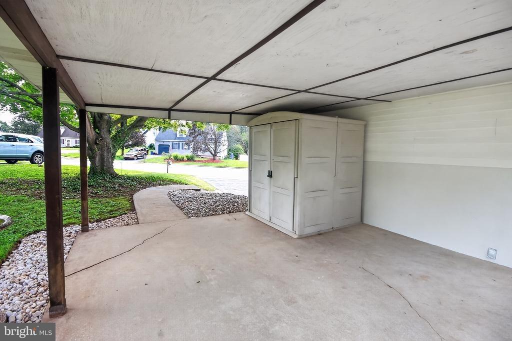 Mulberry Ct, Dover, PA 17315