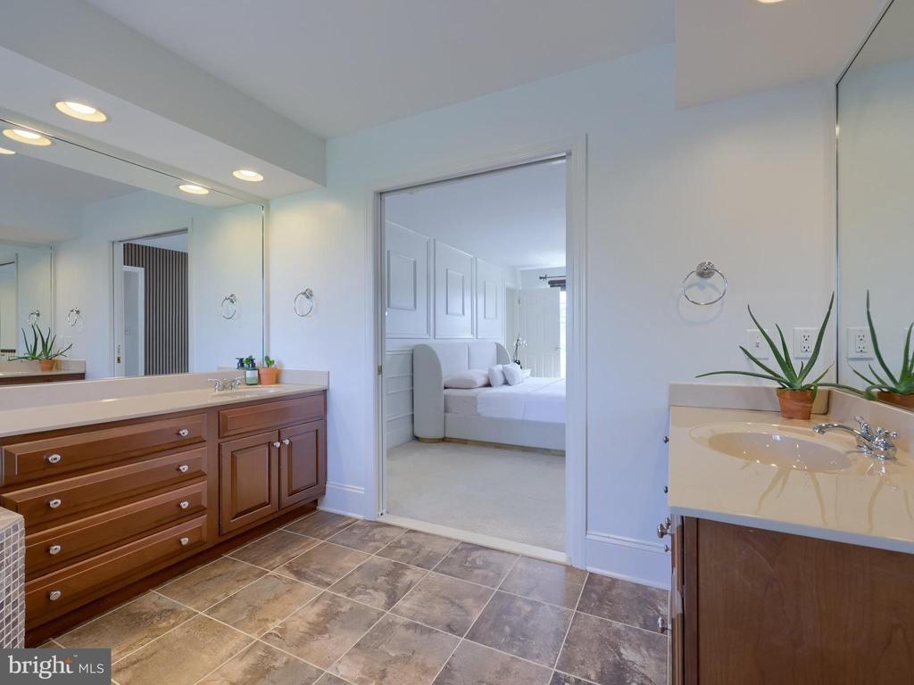 Chadwyck Ln, Lititz, PA 17543