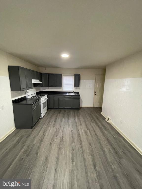 N 5th St, Philadelphia, PA 19133