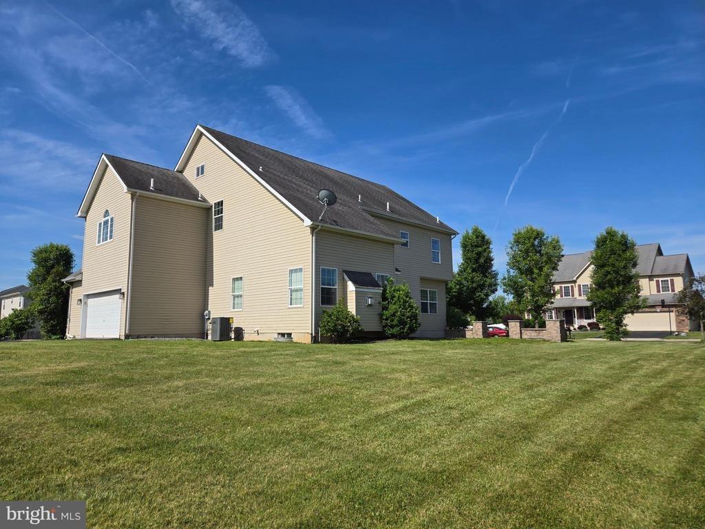 Lilac Ln, Gilbertsville, PA 19525