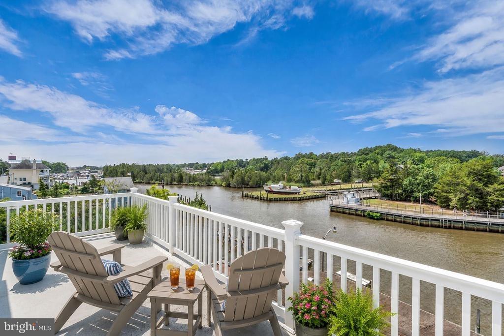S Green St, Tuckerton, NJ 08087