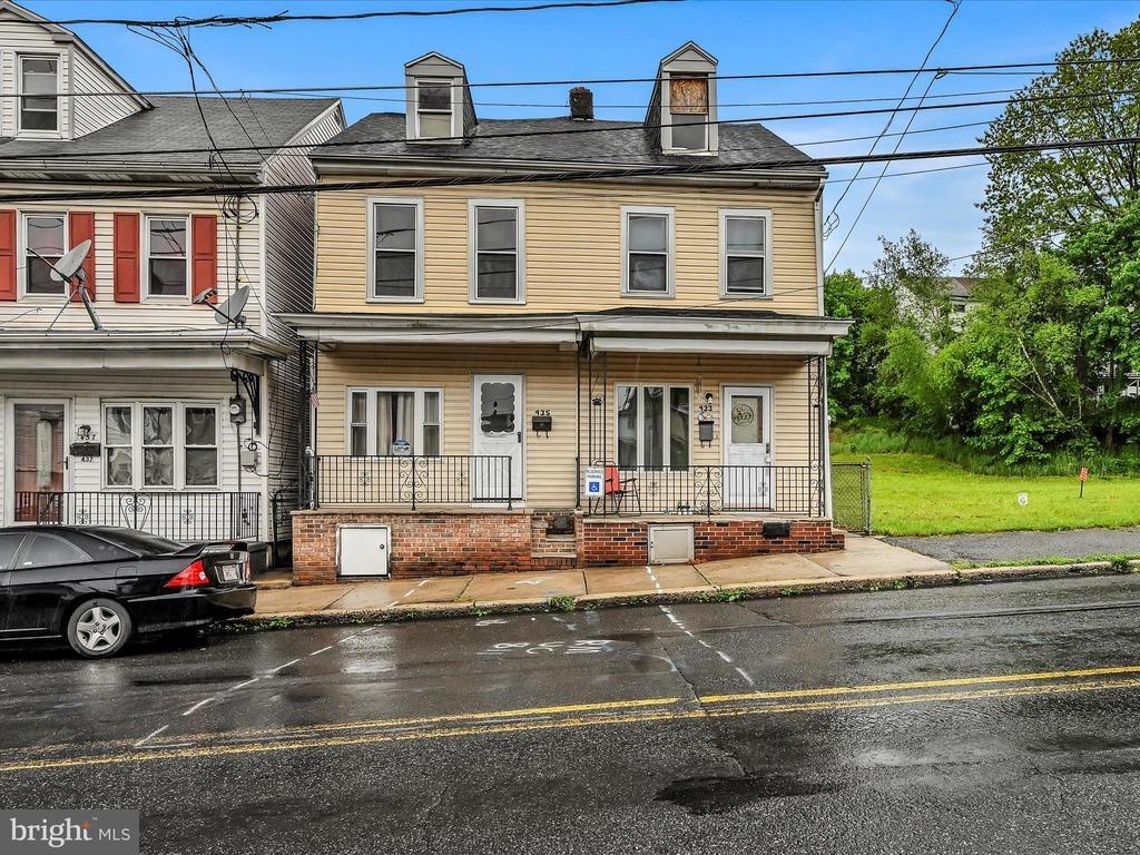 W Centre St, Shenandoah, PA 17976