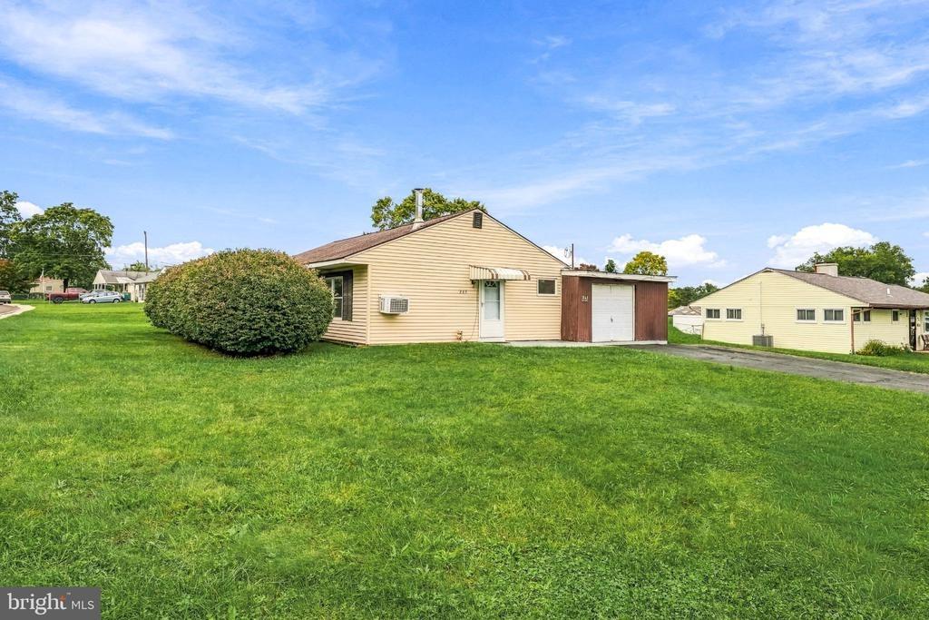 Wyandotte Rd, Fairless Hills, PA 19030