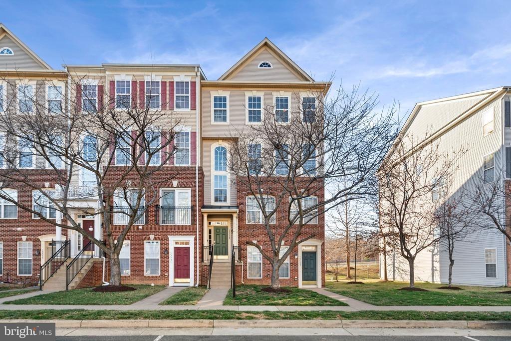John Diskin Cir, Woodbridge, VA 22191
