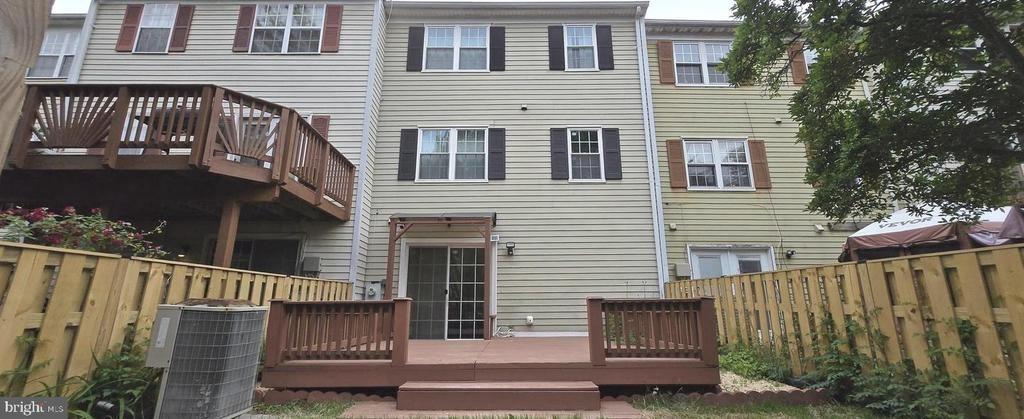 Woodstream Ln, Lanham, MD 20706