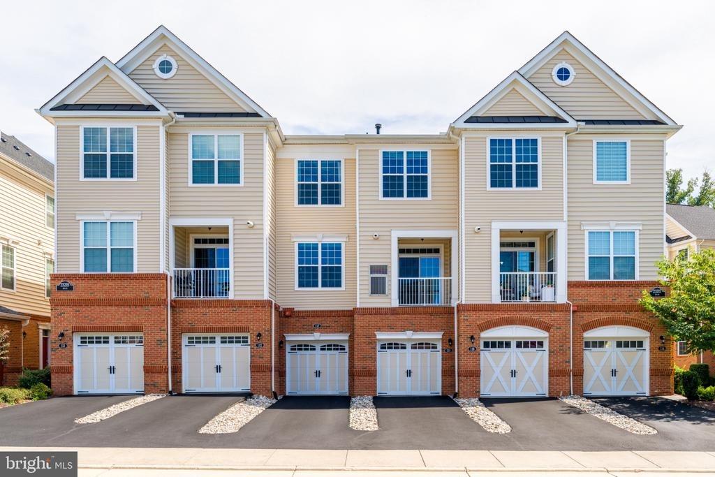 Milltown Knoll Sq, Ashburn, VA 20148