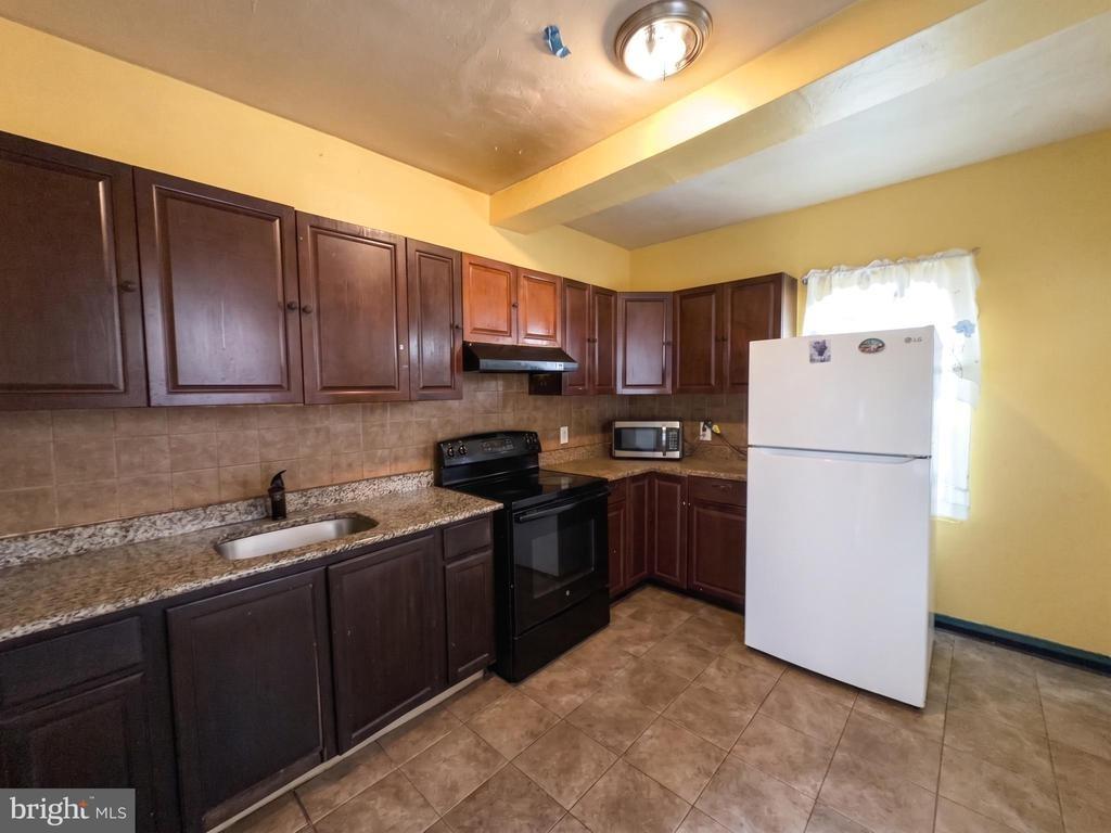 N 20th St, Philadelphia, PA 19138