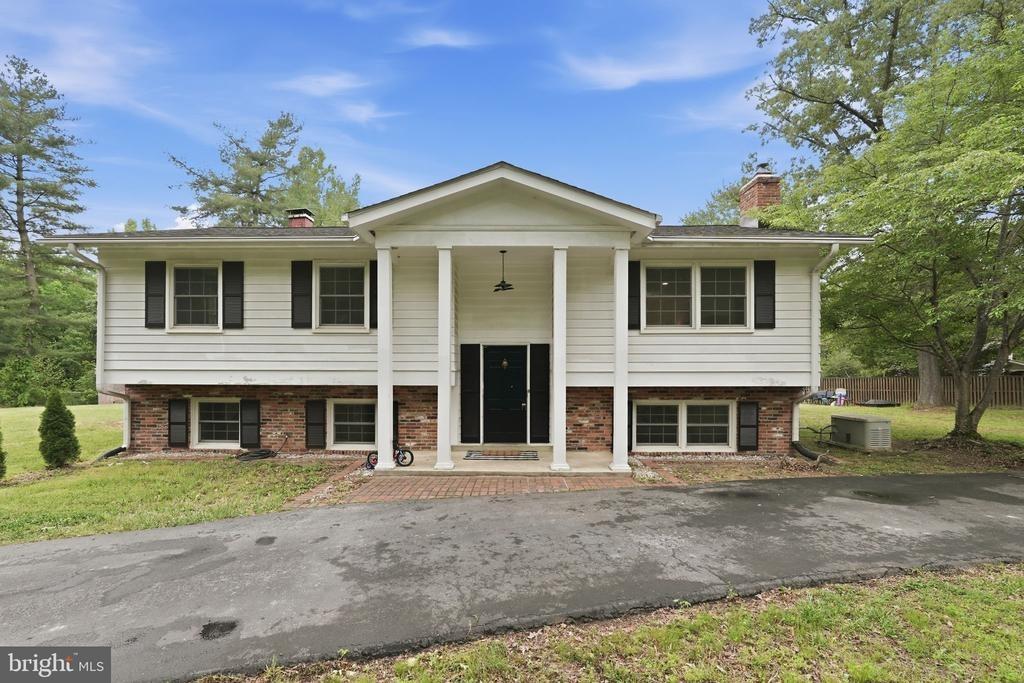 Westfield Dr, White Plains, MD 20695