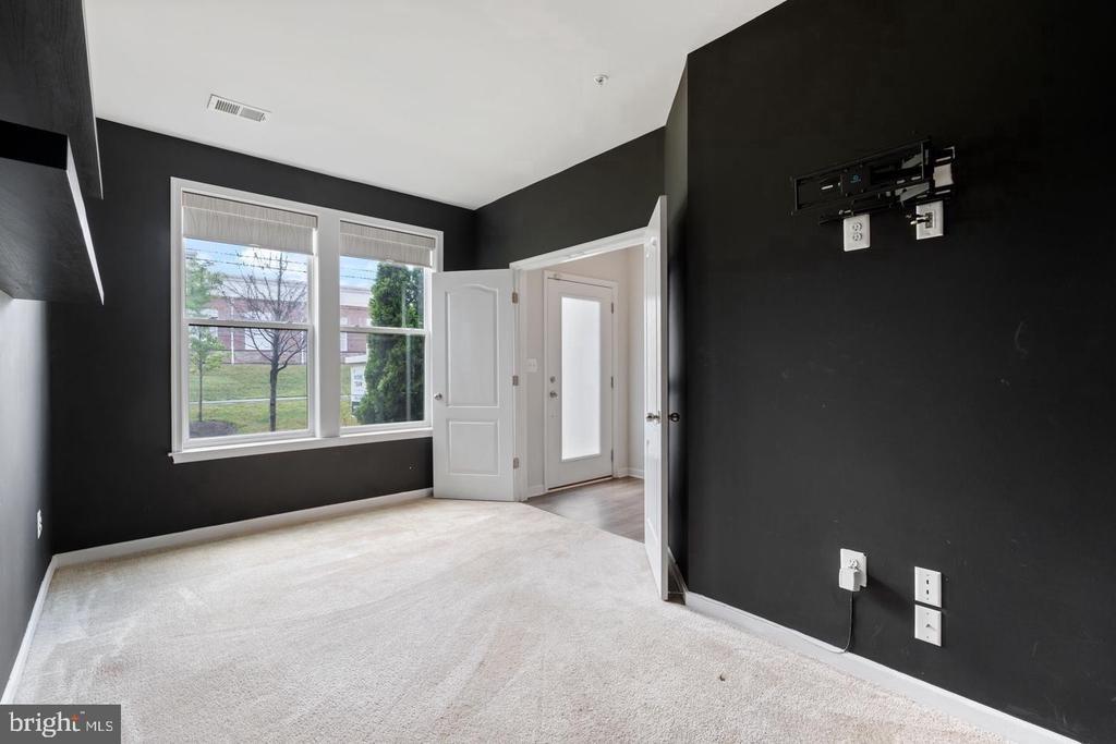 Vista Green Ln, Lanham, MD 20706