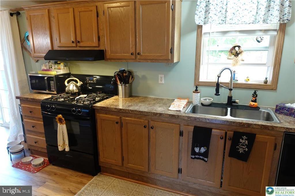 Mansfield Dr, Macungie, PA 18062
