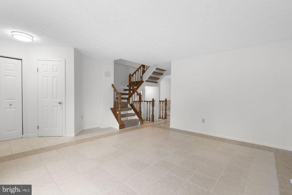 Coral Grove Pl, Germantown, MD 20874