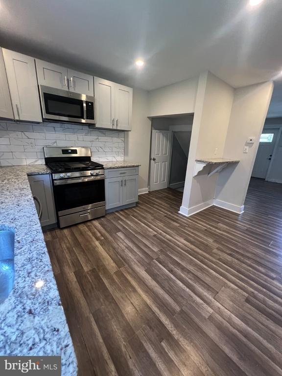 Hansen Pl, Darby, PA 19023