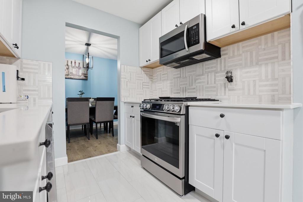 Mayflower Ct, Alexandria, VA 22312