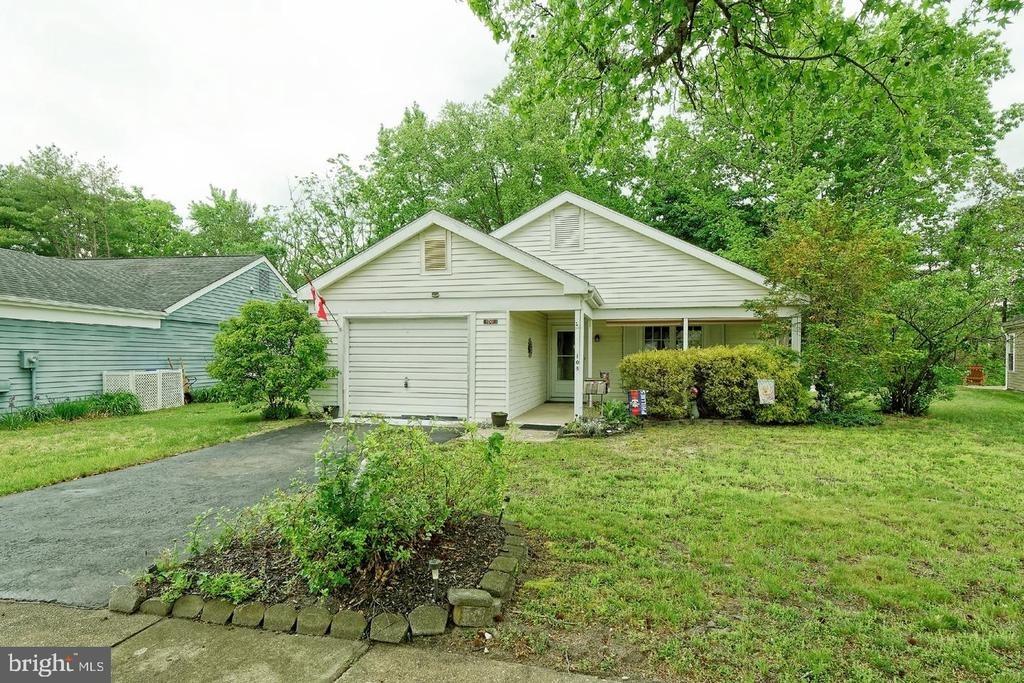 Buckingham Dr, Southampton, NJ 08088