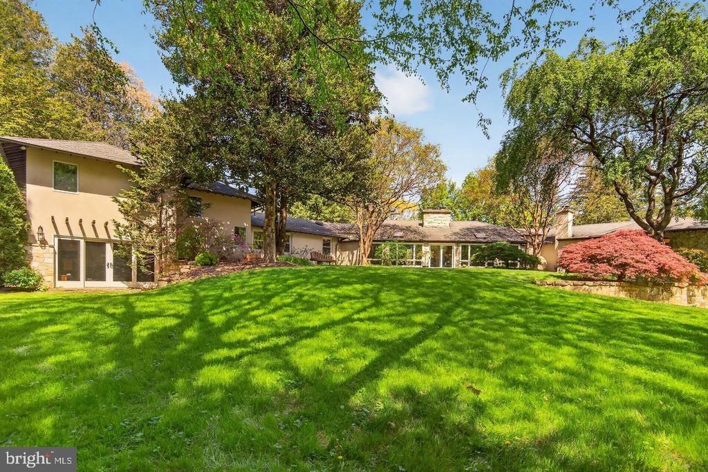 Malbrook Dr, Falls Church, VA 22044