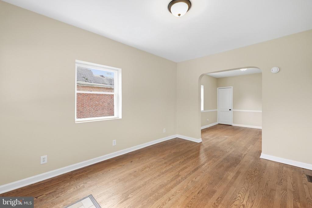 Rosalie Ave, Parkville, MD 21234