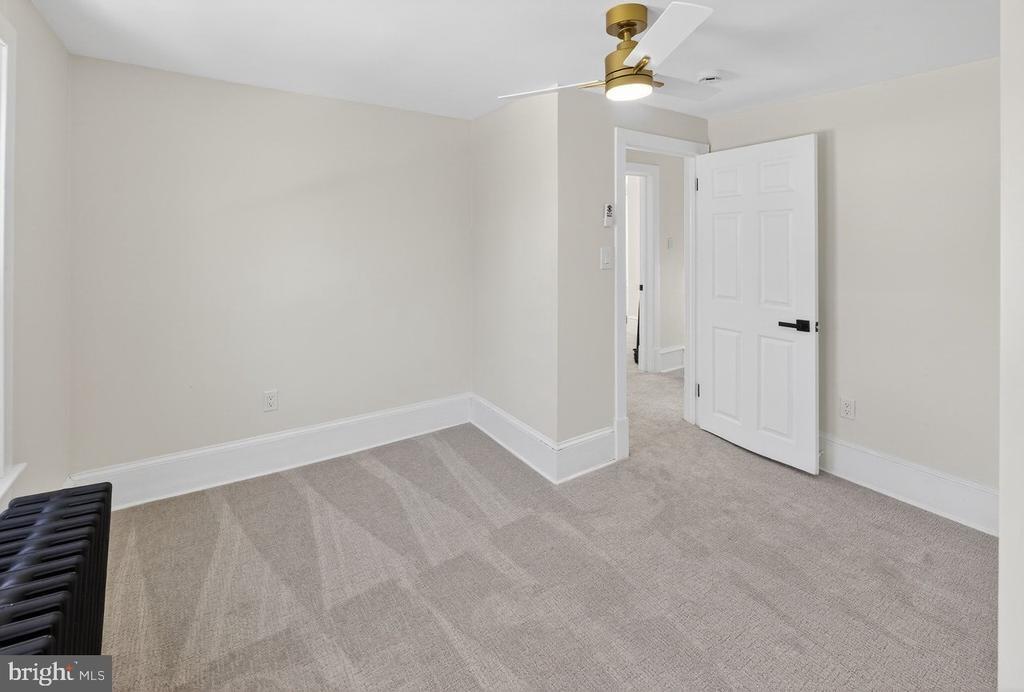 E Park Ave, Lindenwold, NJ 08021