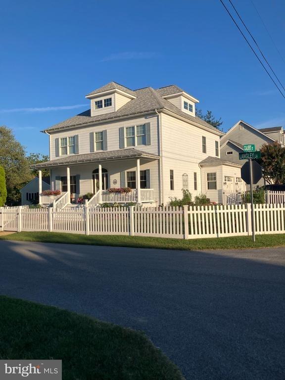 Calvert St, Solomons, MD 20688