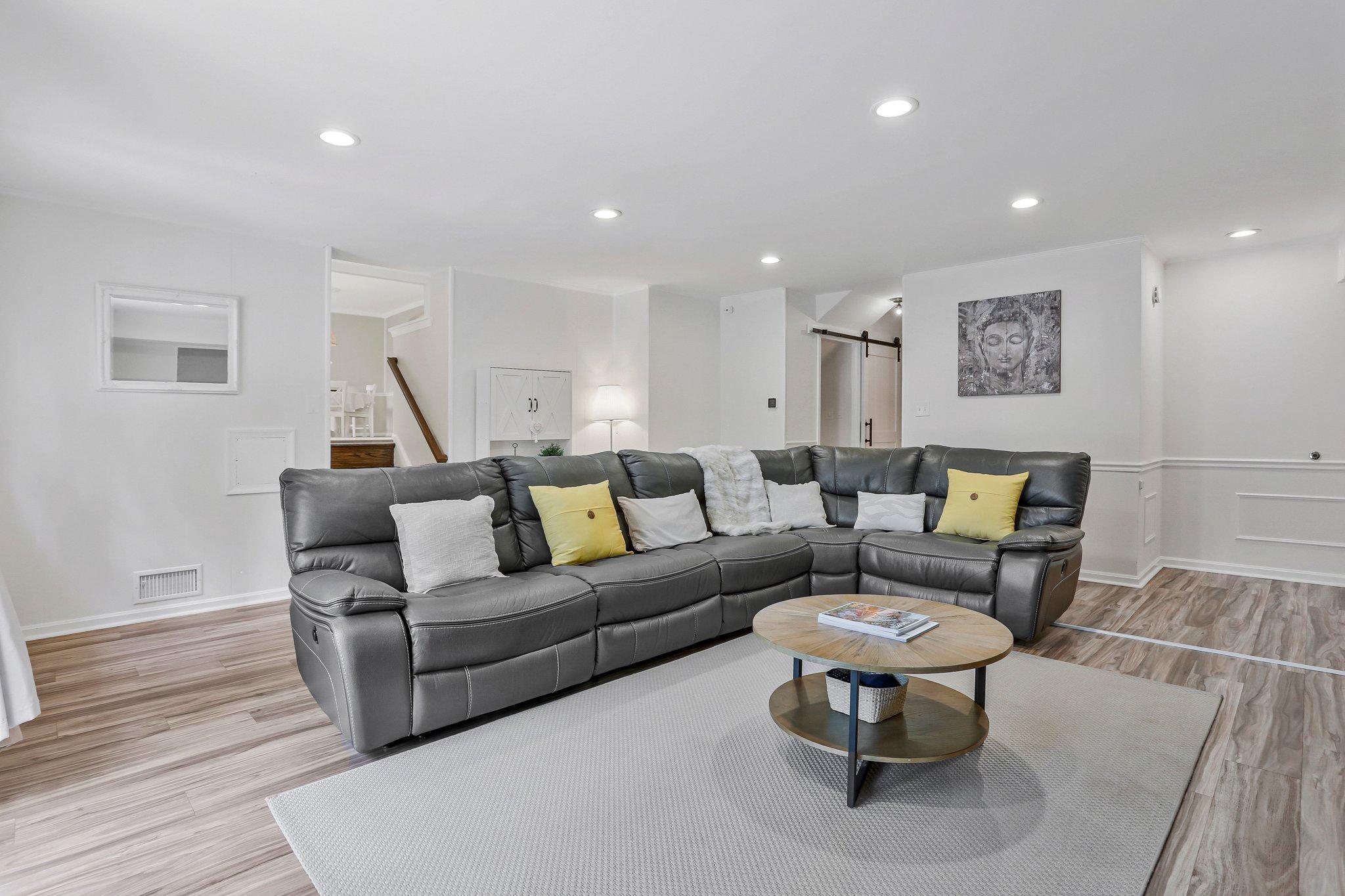Whisperwood Ln, Rockville, MD 20852