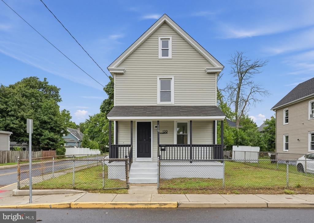 W Washington St, Paulsboro, NJ 08066