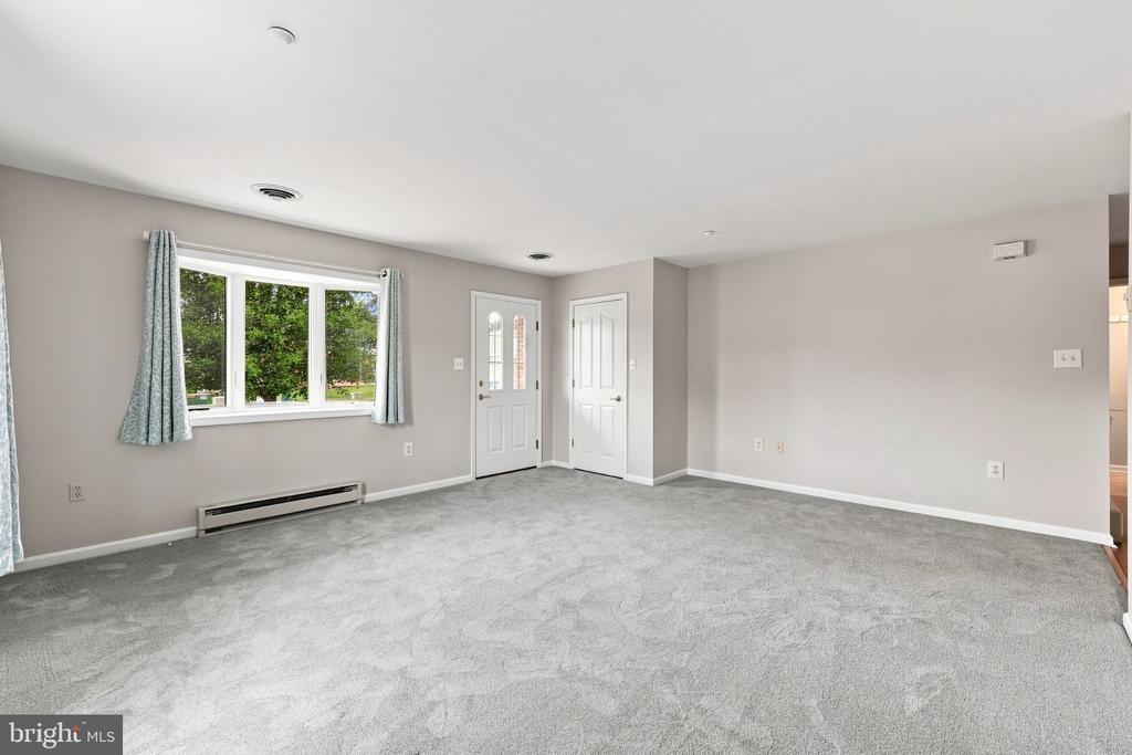 Winding Oak Dr, Hagerstown, MD 21740
