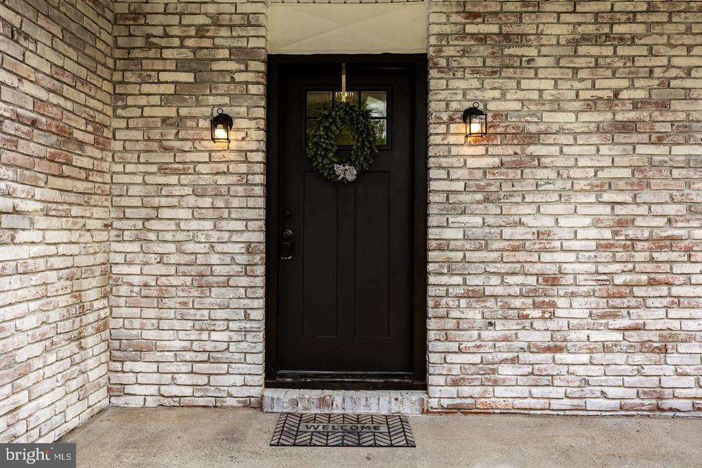 Kingston Dr, Cherry Hill, NJ 08034