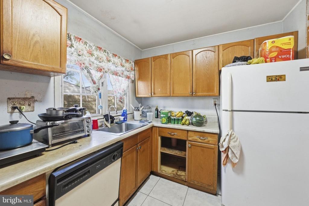 Brierdale Ln, Willingboro, NJ 08046