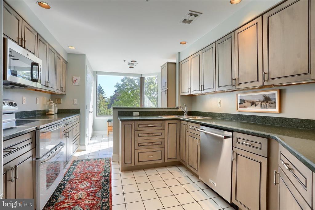 N Charles St, Baltimore, MD 21218