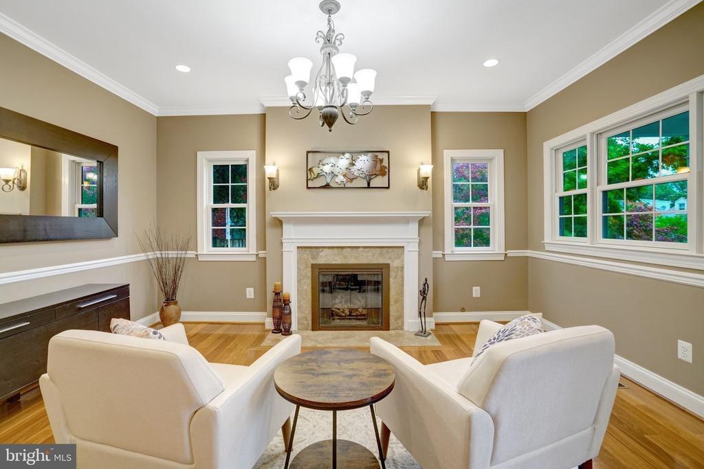 W George Mason Rd, Falls Church, VA 22046