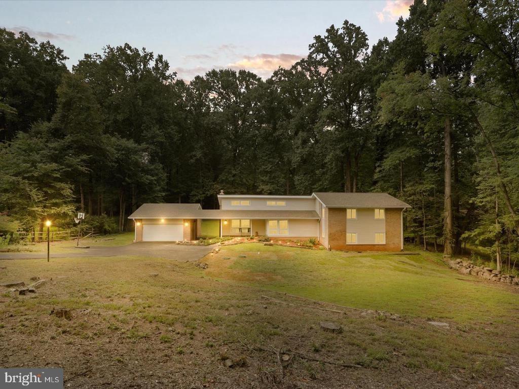 Vale Rd, Oakton, VA 22124