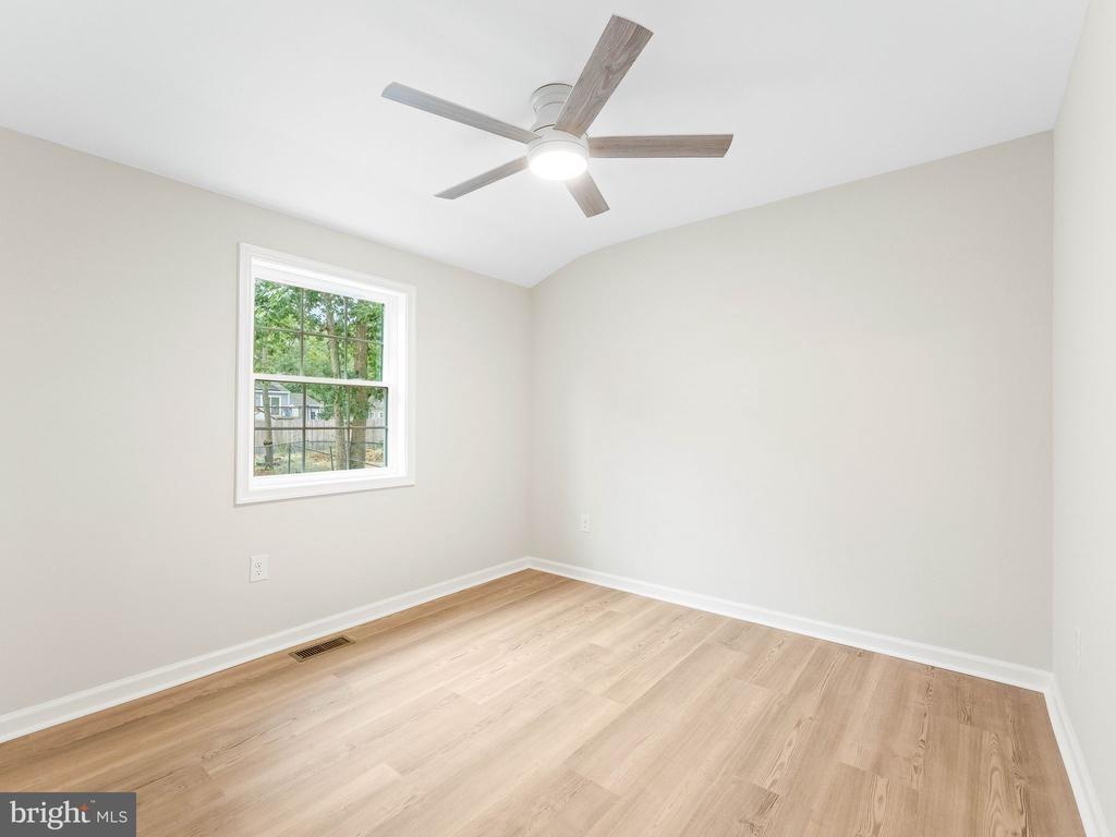 Wiltshire Dr, Williamstown, NJ 08094