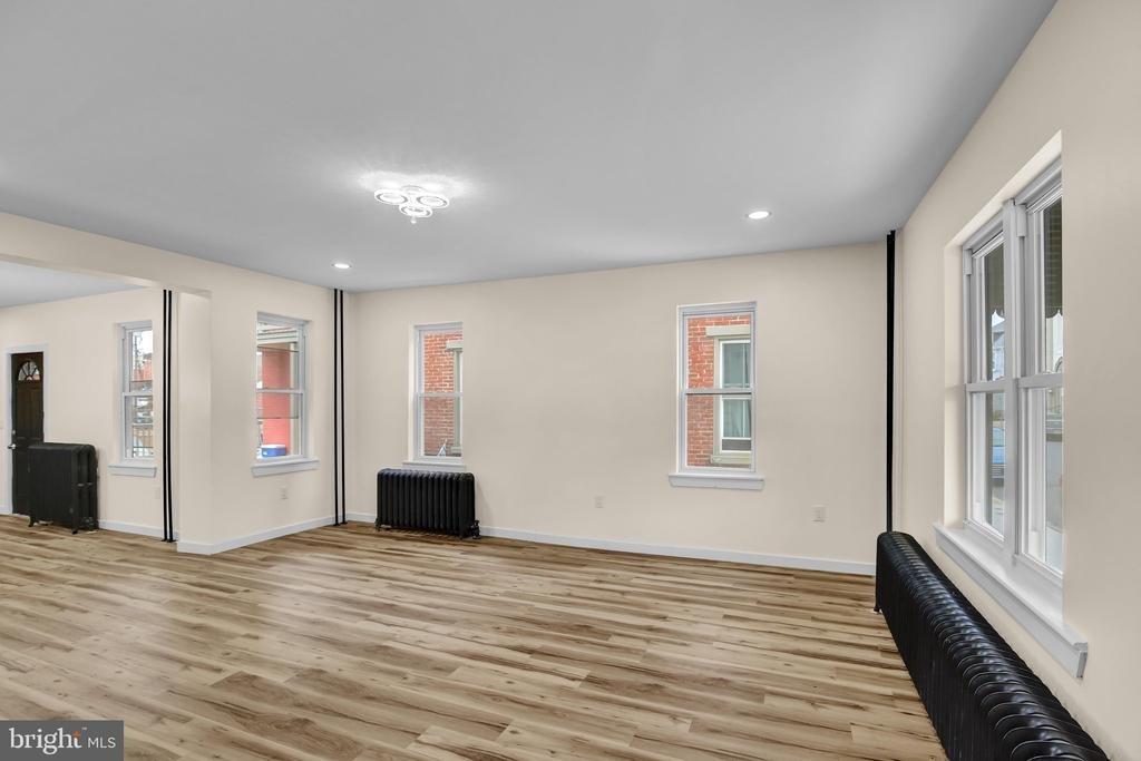 W Washington St, Fleetwood, PA 19522