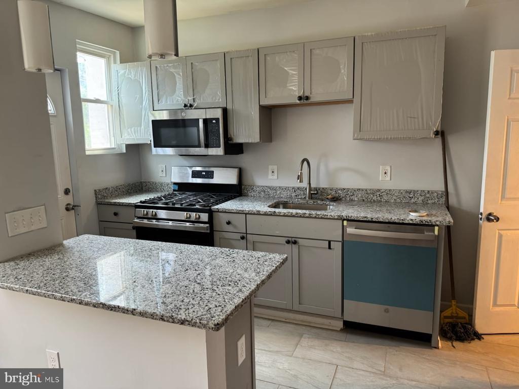 Elmley Ave, Baltimore, MD 21213