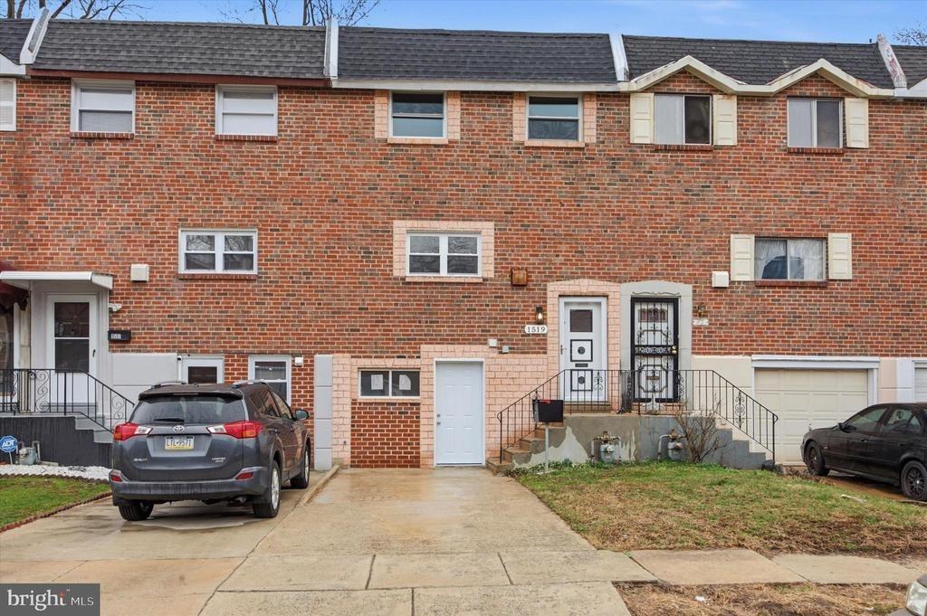 Forrester Ave, Sharon Hill, PA 19079