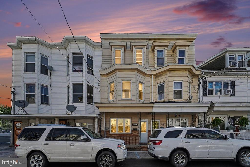 N Jardin St, Shenandoah, PA 17976