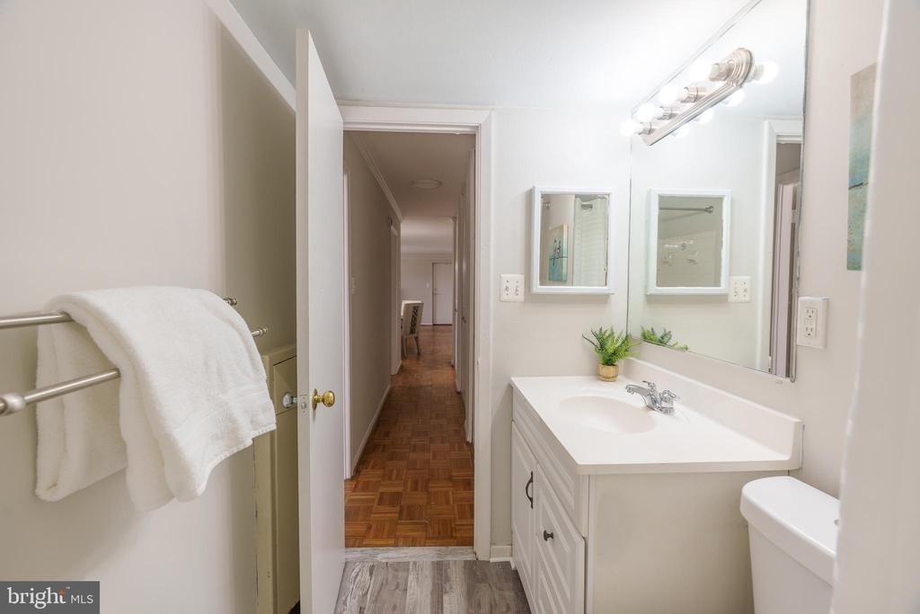 Homeland Southway, Baltimore, MD 21212