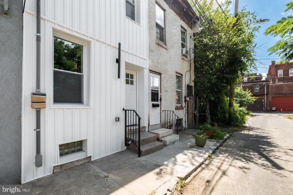 N Mutter St, Philadelphia, PA 19133