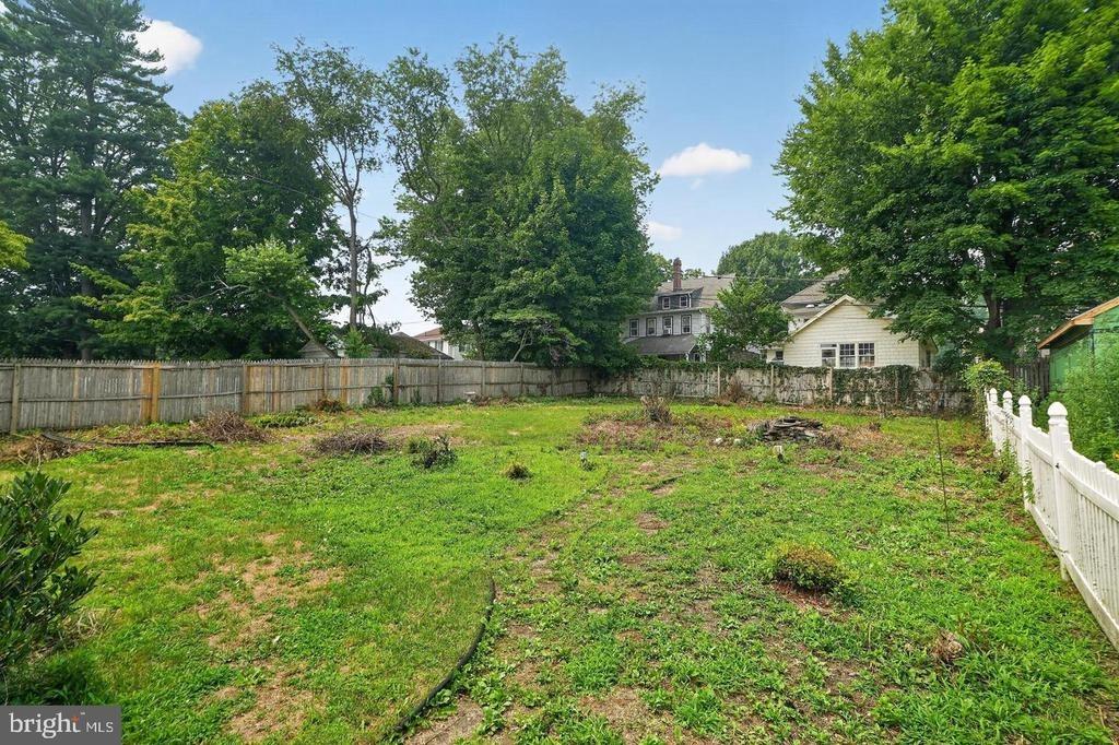 E Township Line Rd, Havertown, PA 19083