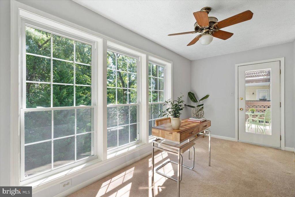 Oakton Terrace Rd, Oakton, VA 22124