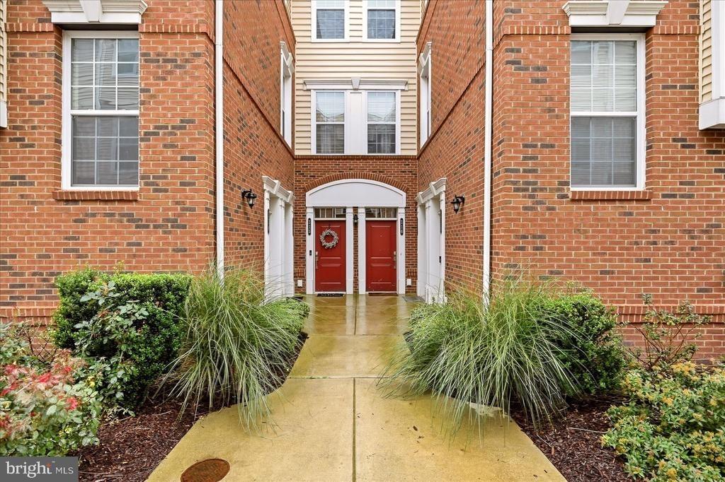 Milltown Knoll Sq, Ashburn, VA 20148