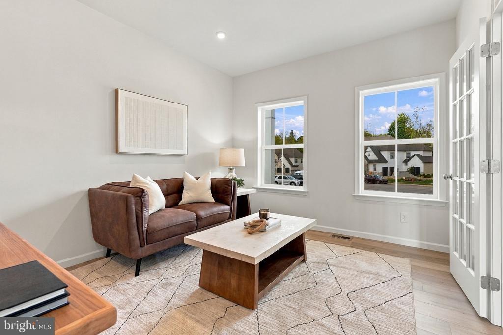 Marina Ct, West Chester, PA 19382