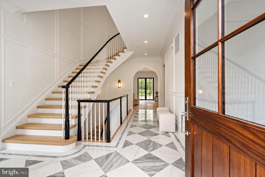 Glover Dr Nw, Washington, DC 20016