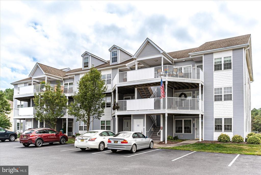 Pettinaro Dr, Ocean View, DE 19970