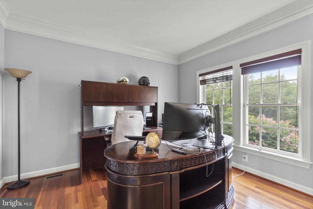 Brushfield Dr, Frederick, MD 21704